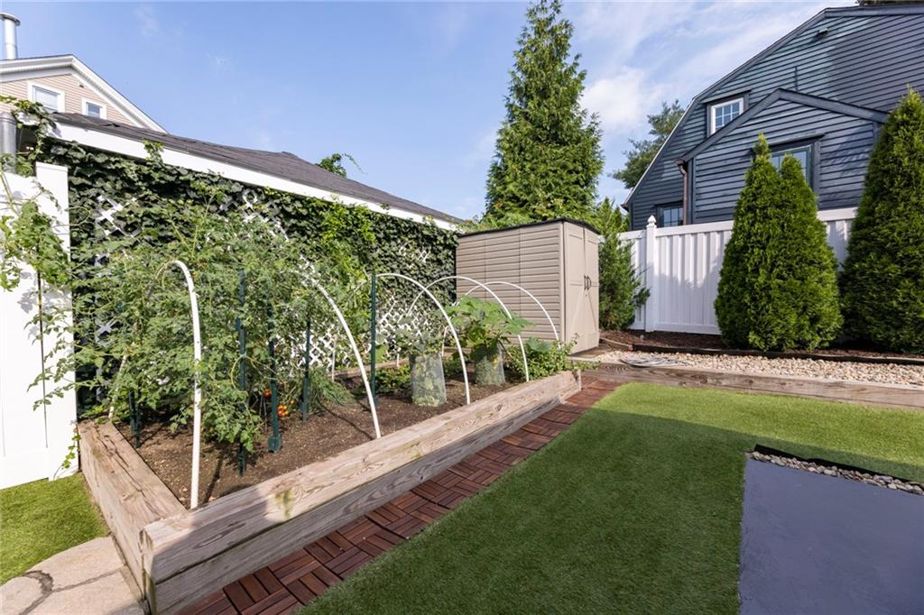 336 Williams Street Property Photo 47