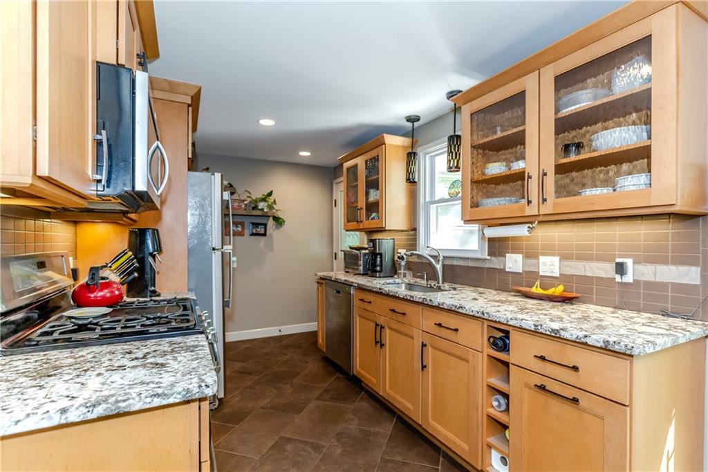 108 Elmwood Drive Property Photo 8