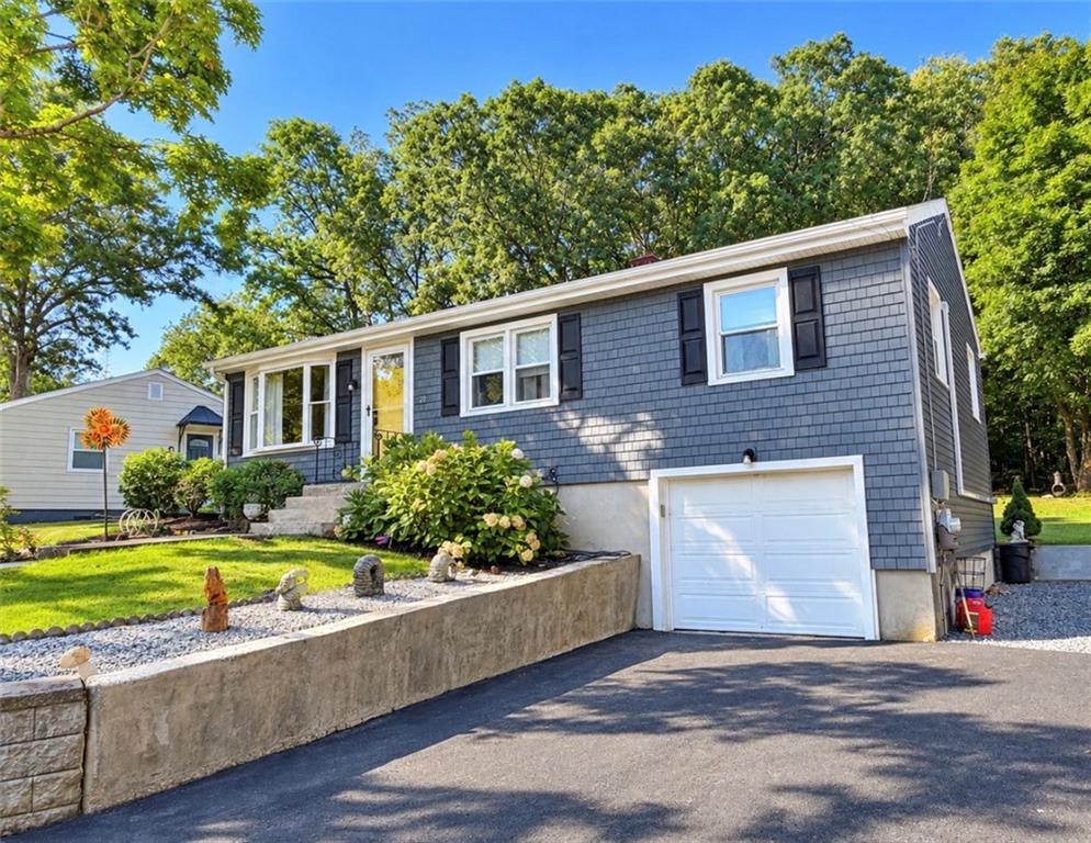 20 New York Avenue Property Photo 1