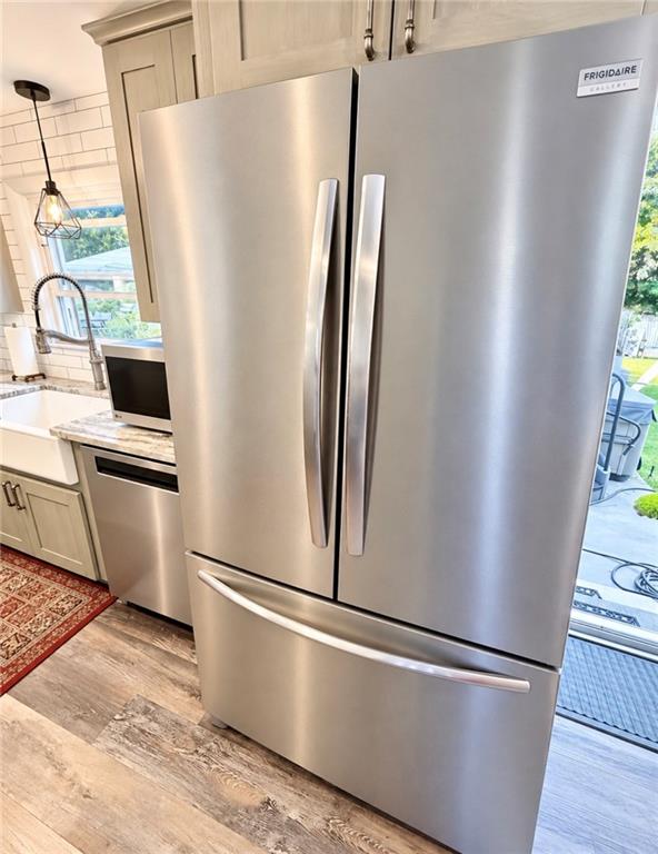 20 New York Avenue Property Photo 8