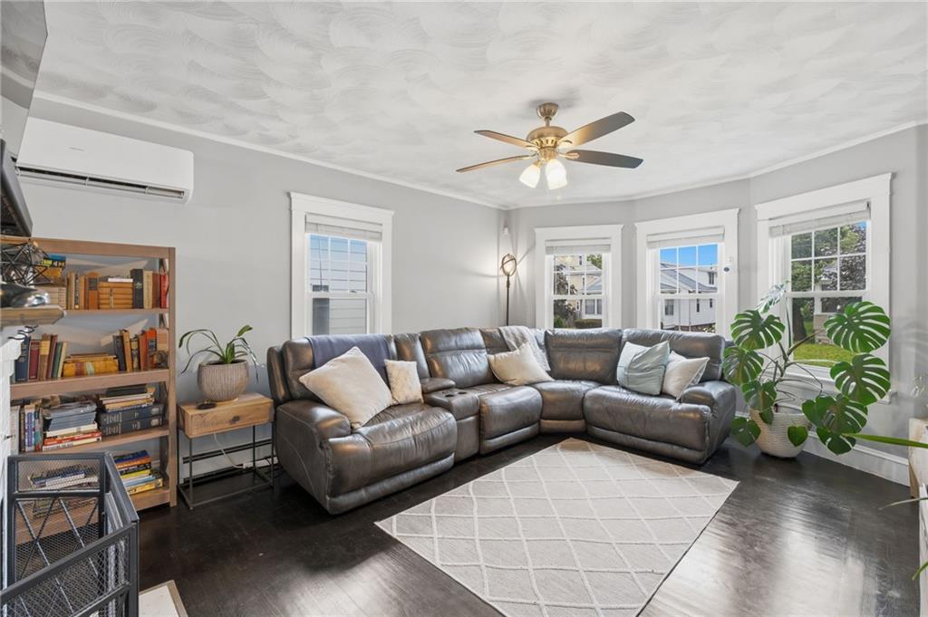 55 Friendly Road Property Photo 6