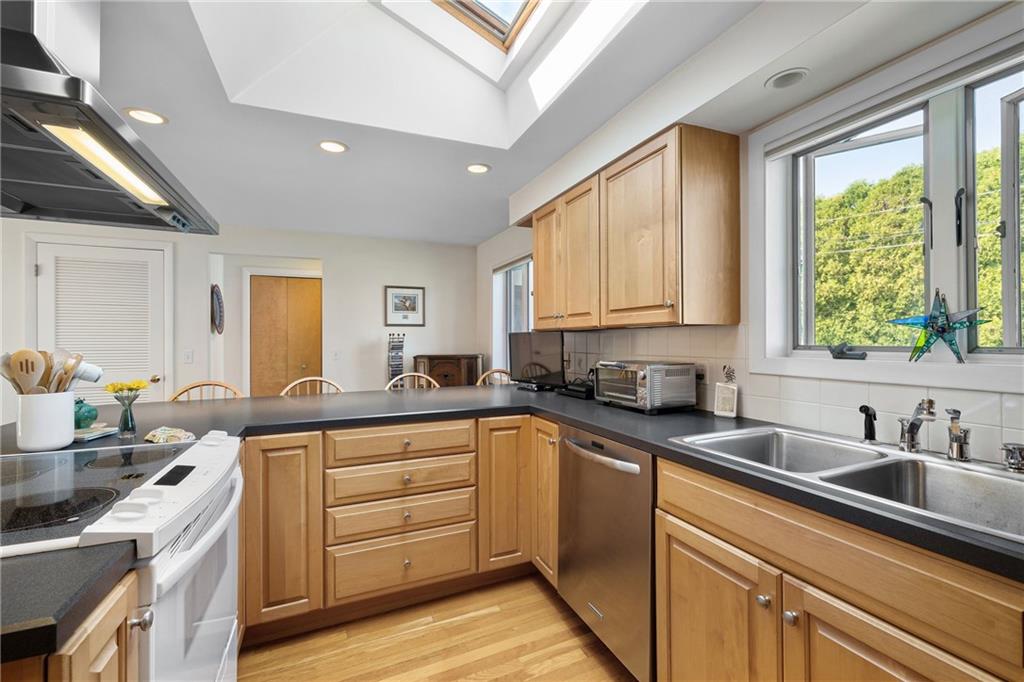 22 Noble Street Property Photo 7