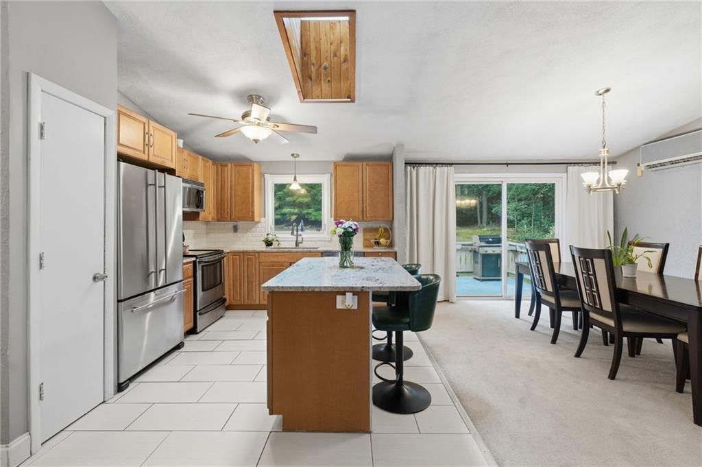 119 Wood Cove Drive Property Photo 8
