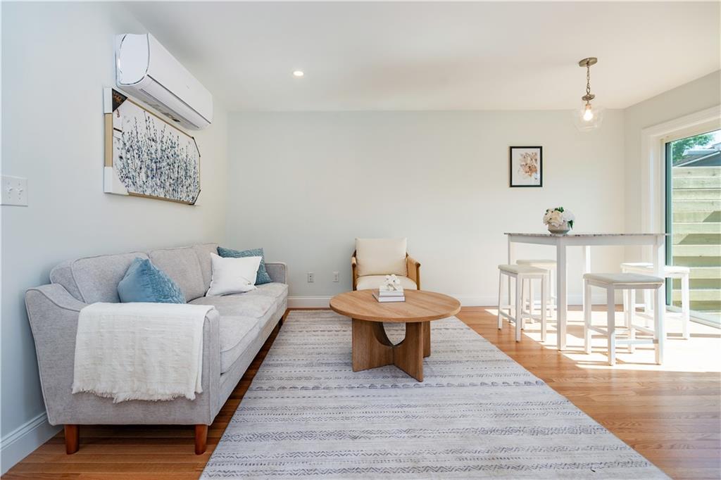 400 Juniper Street Property Photo 10
