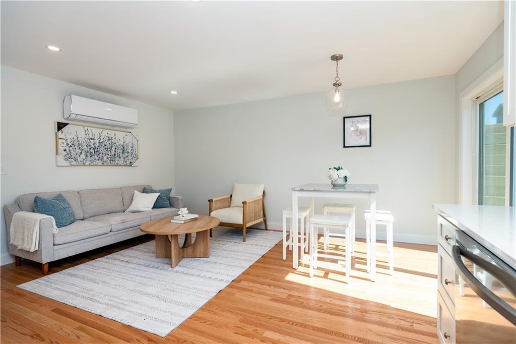 400 Juniper Street Property Photo 16