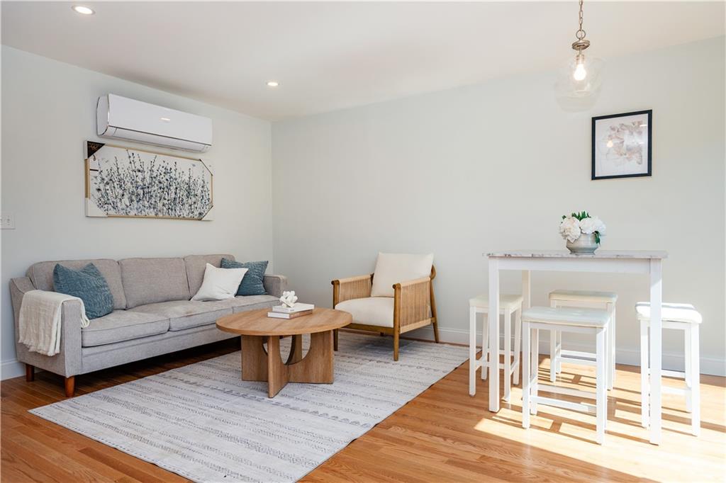 400 Juniper Street Property Photo 17