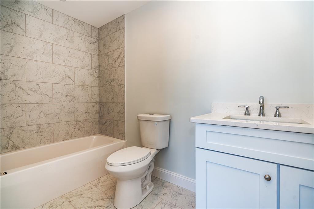400 Juniper Street Property Photo 29