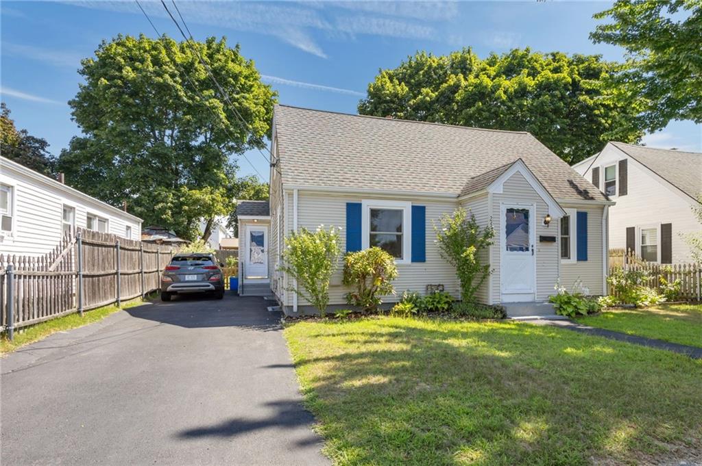243 Rice Street Property Photo 2
