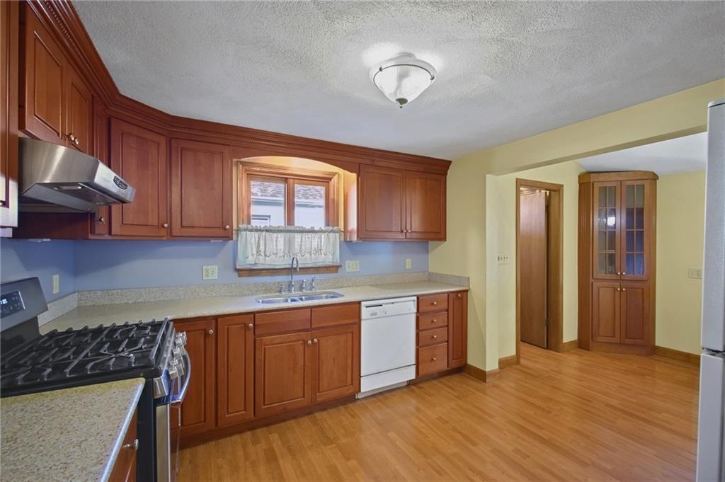 243 Rice Street Property Photo 5