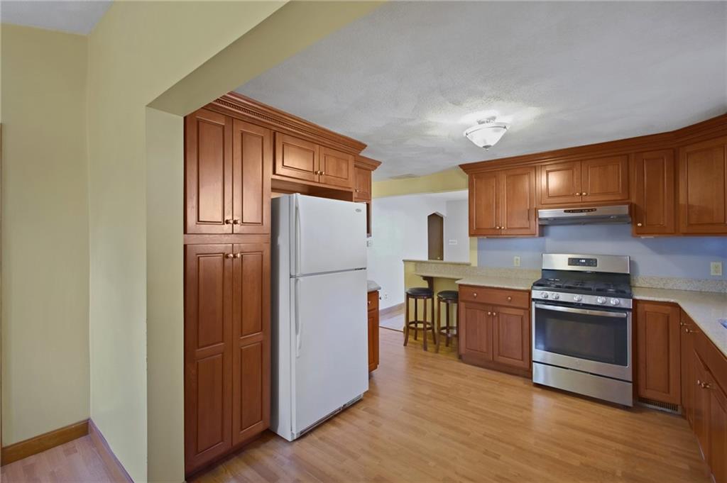 243 Rice Street Property Photo 6