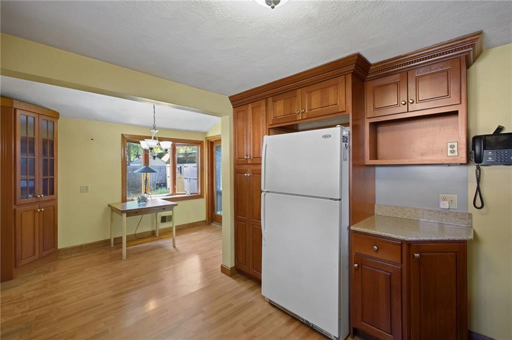 243 Rice Street Property Photo 7