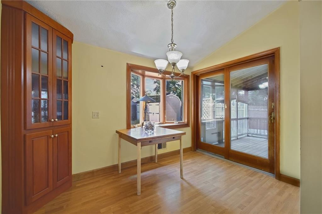 243 Rice Street Property Photo 8