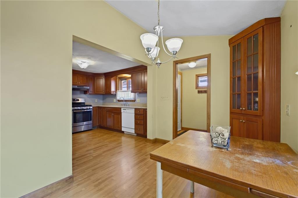 243 Rice Street Property Photo 9