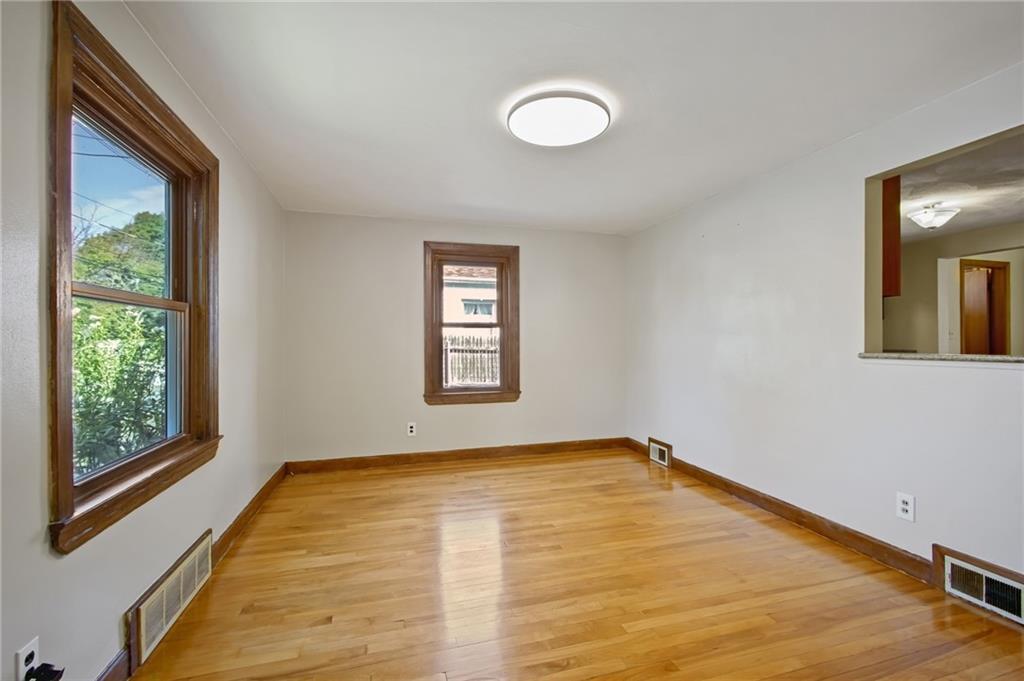 243 Rice Street Property Photo 10