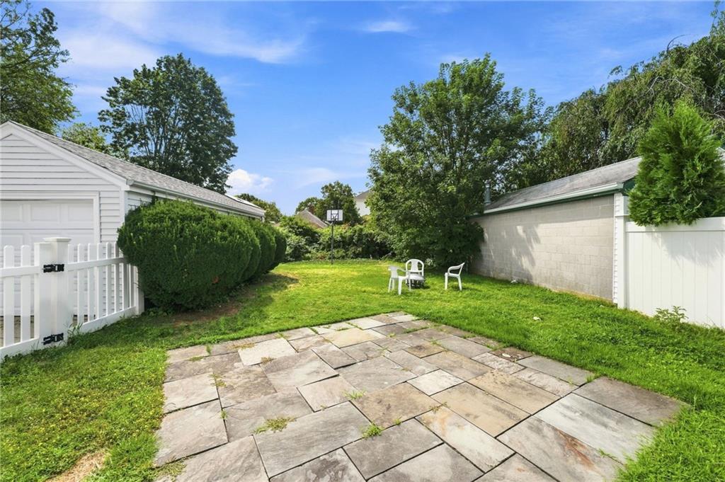 74 Isabella Avenue Property Photo 2