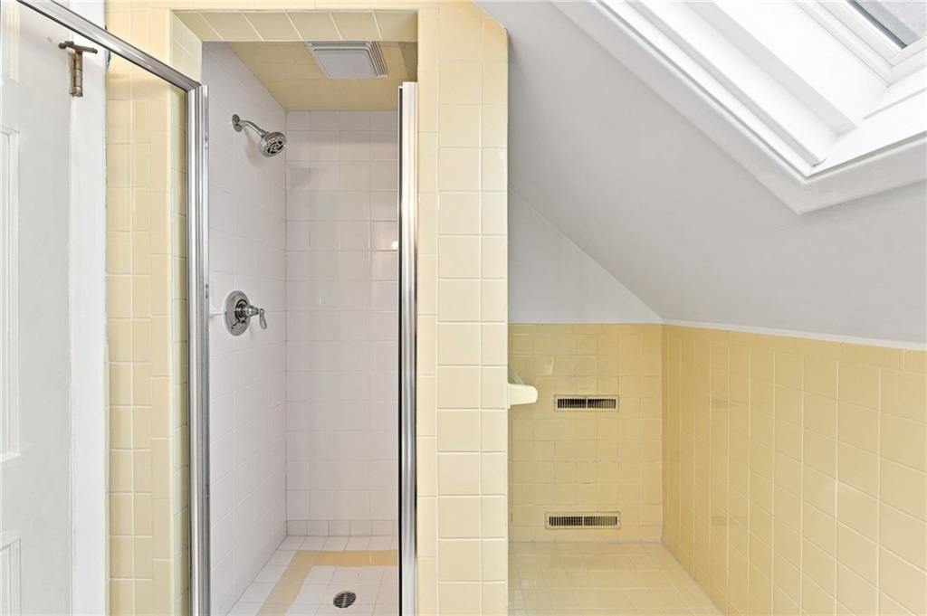 74 Isabella Avenue Property Photo 16