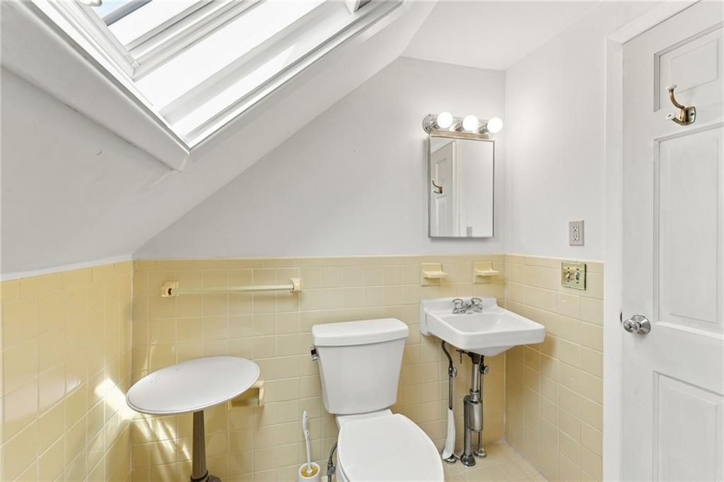 74 Isabella Avenue Property Photo 17