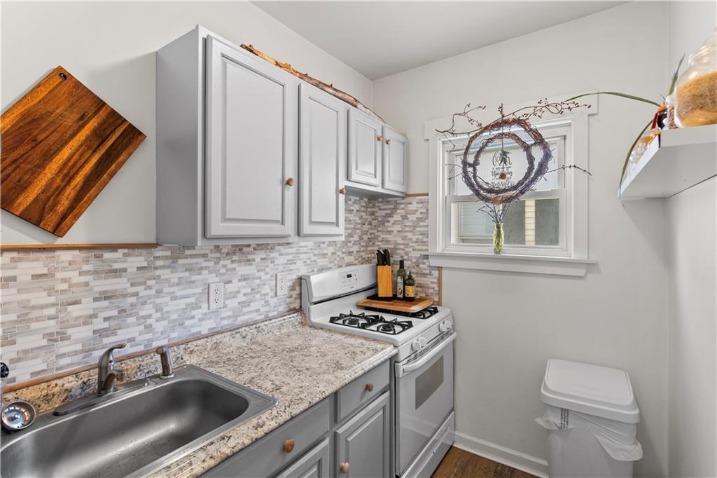551 Pond Street Property Photo 14