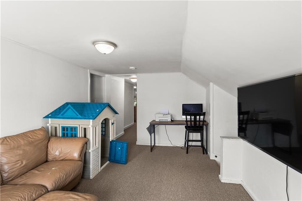 551 Pond Street Property Photo 27