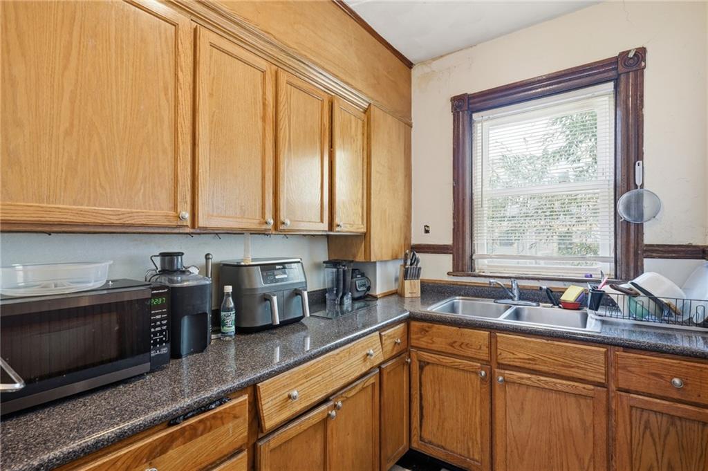 200 Admiral Street Property Photo 2