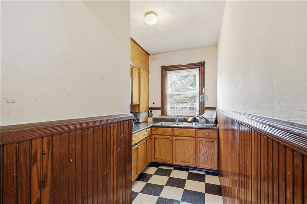 200 Admiral Street Property Photo 3