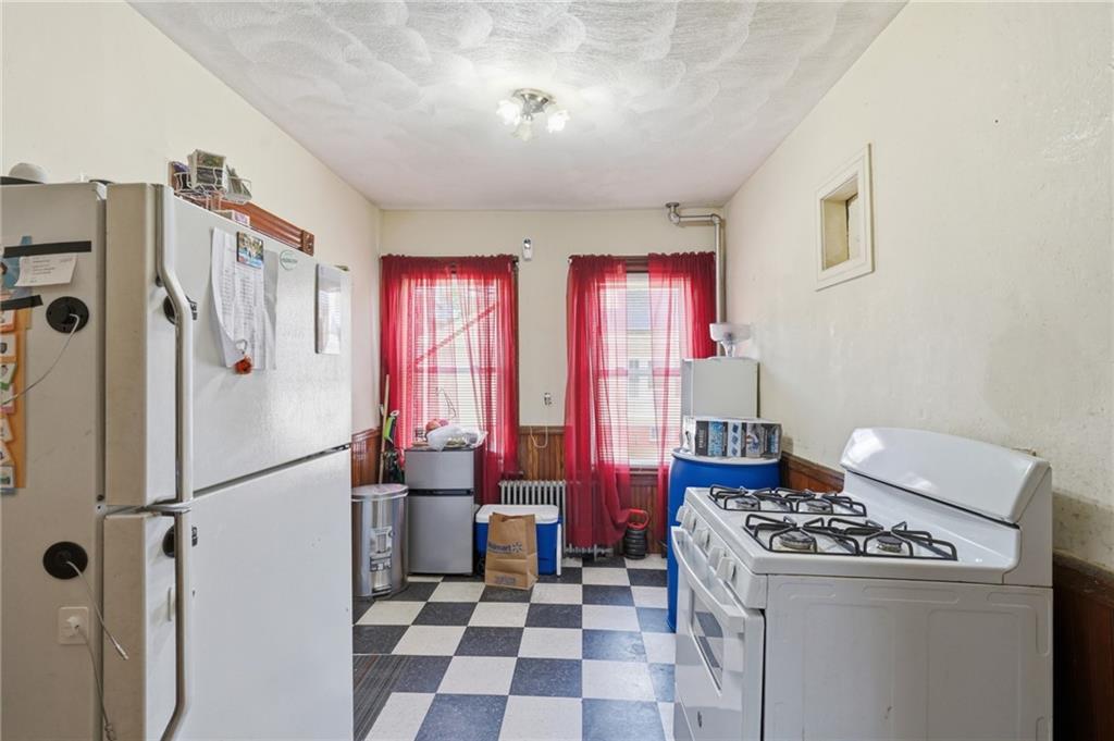 200 Admiral Street Property Photo 4