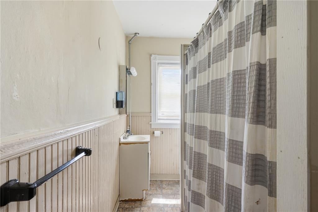 200 Admiral Street Property Photo 5