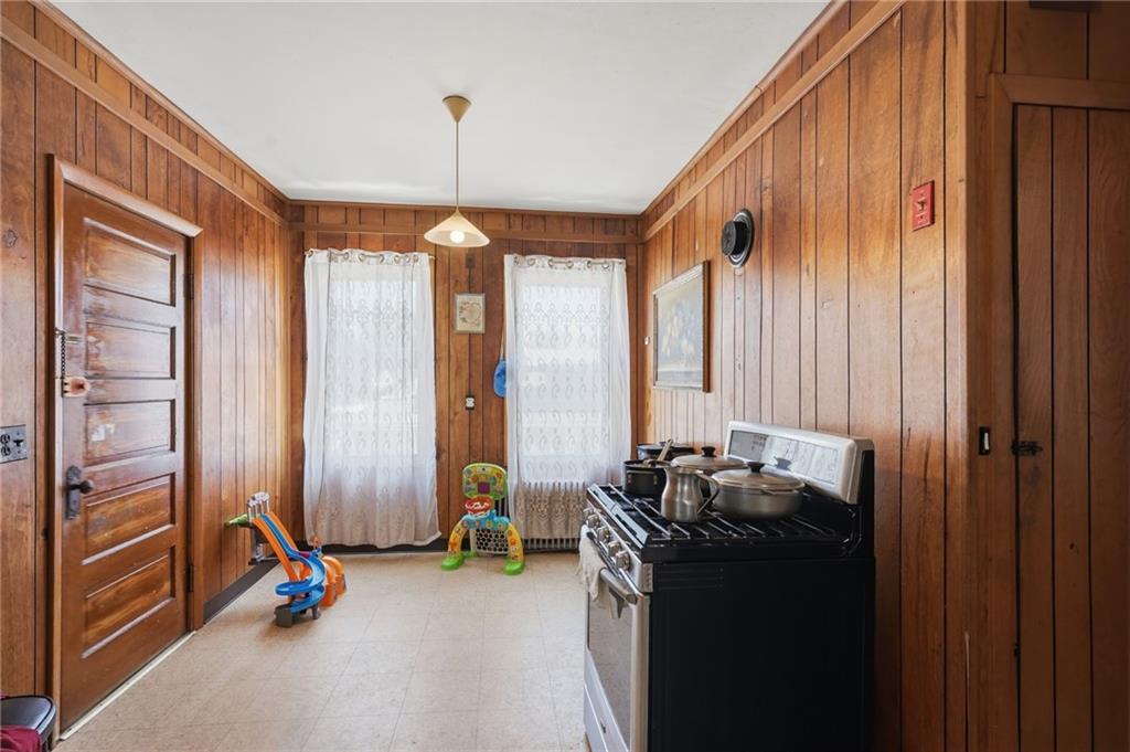 200 Admiral Street Property Photo 32