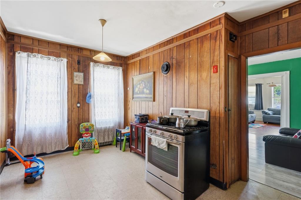 200 Admiral Street Property Photo 33