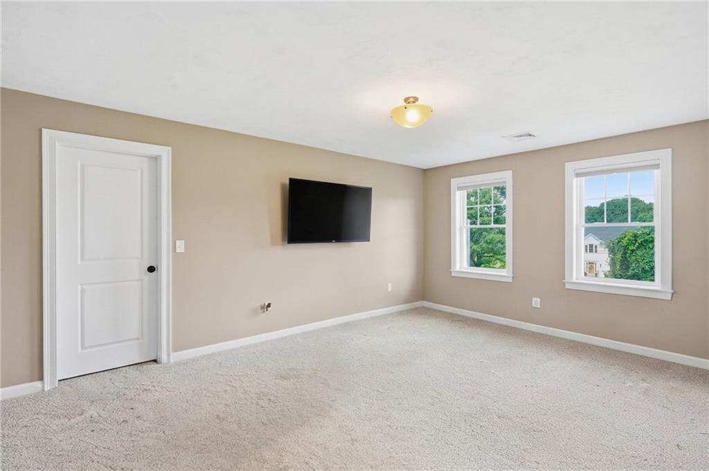 277 Yew Street Property Photo 17