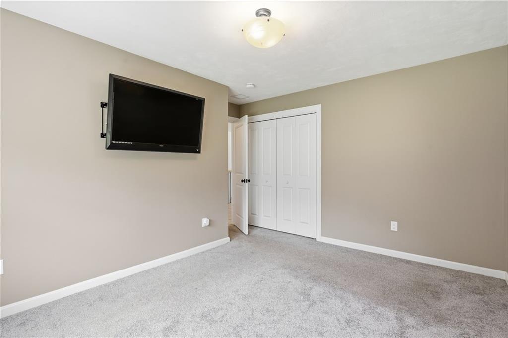 277 Yew Street Property Photo 20