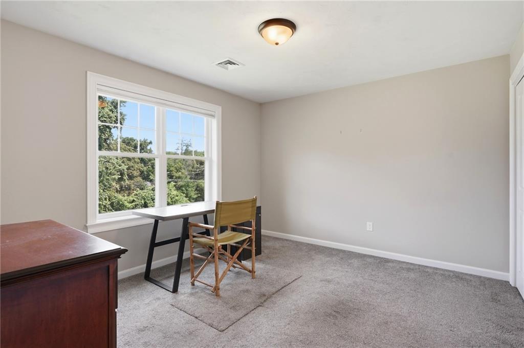 277 Yew Street Property Photo 21