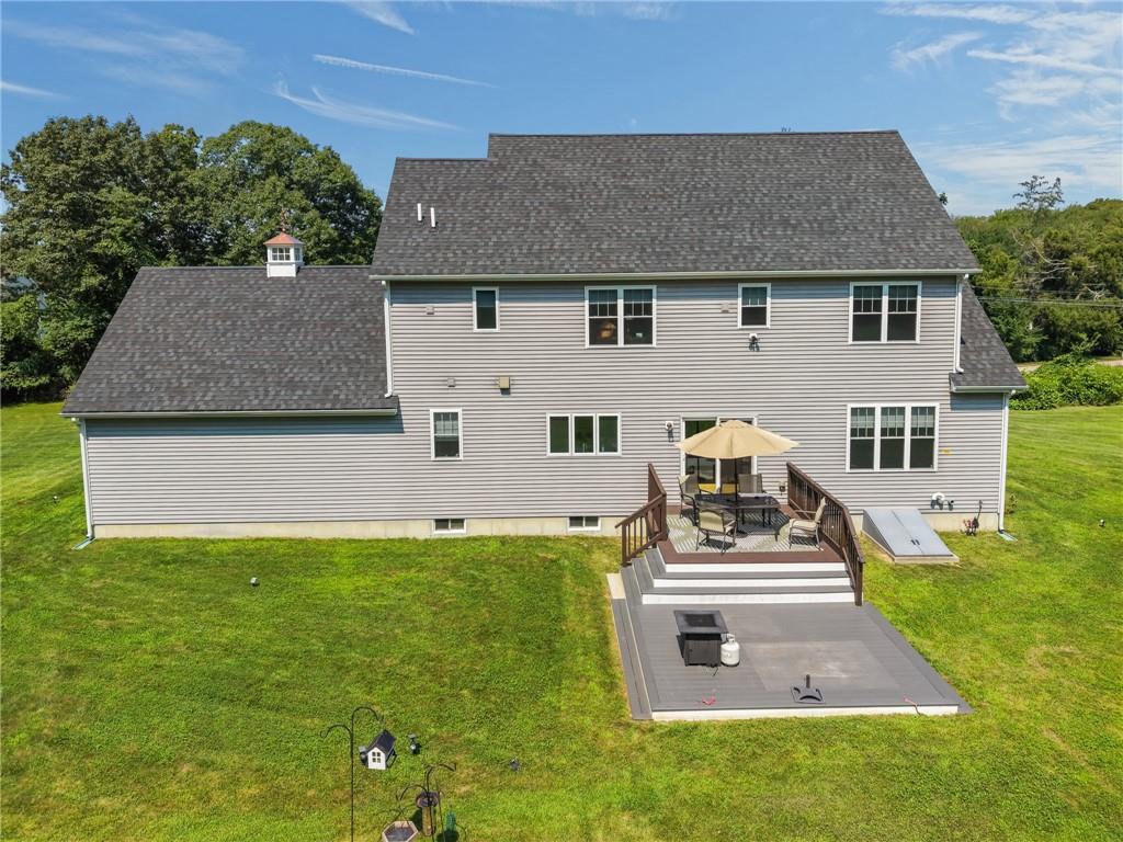 277 Yew Street Property Photo 25