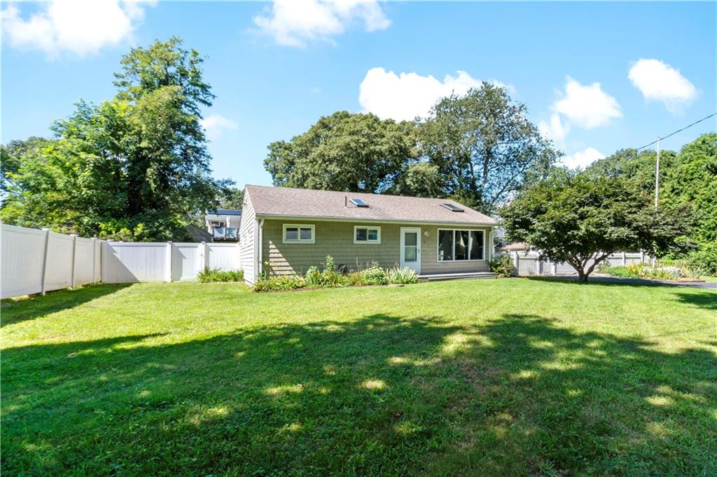 15 Mollusk Drive Property Photo 2
