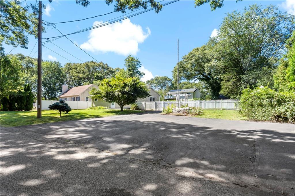 15 Mollusk Drive Property Photo 4