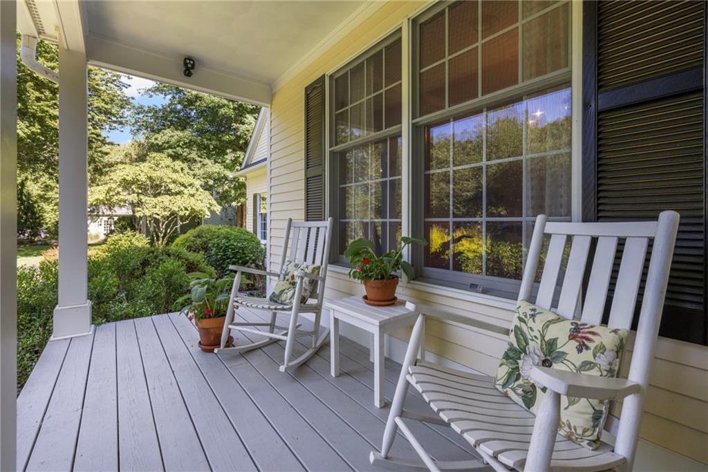 11 Prides Crossing Lane Property Photo 3