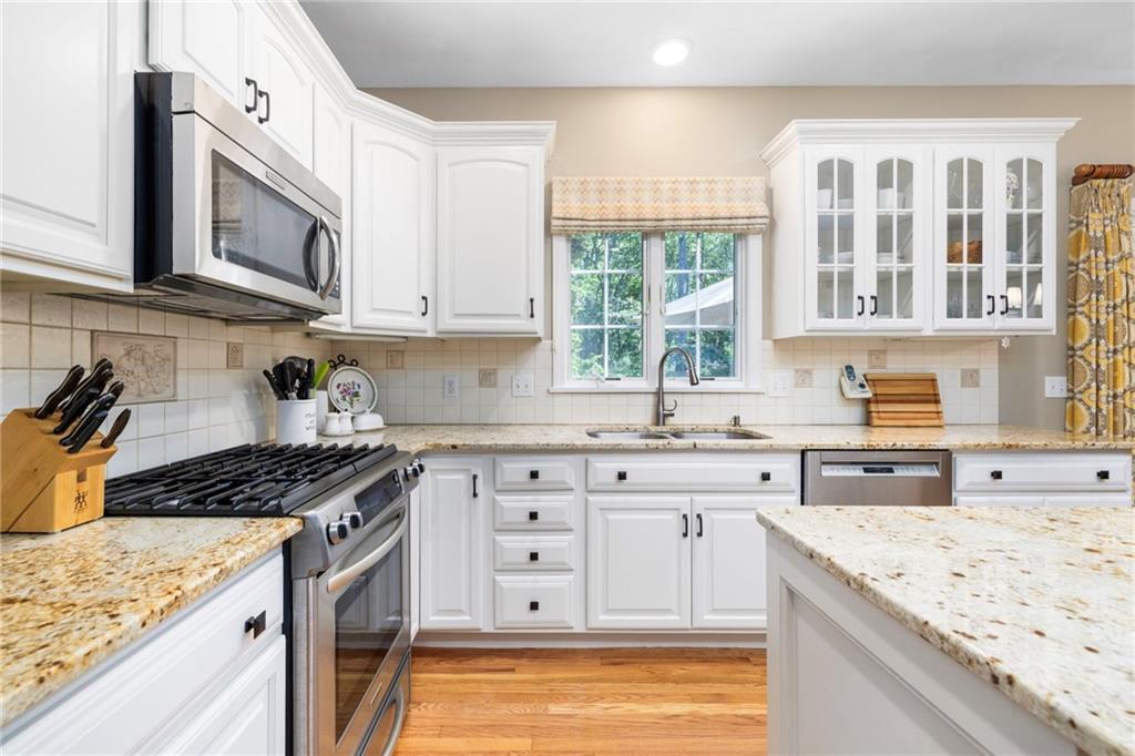 11 Prides Crossing Lane Property Photo 10