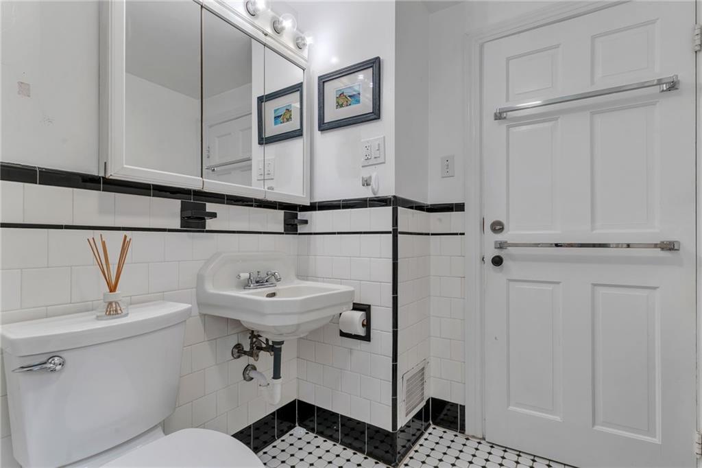 64 King Phillip Drive Property Photo 18