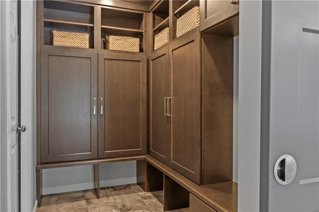205 Holly Hills Lane Property Photo 32