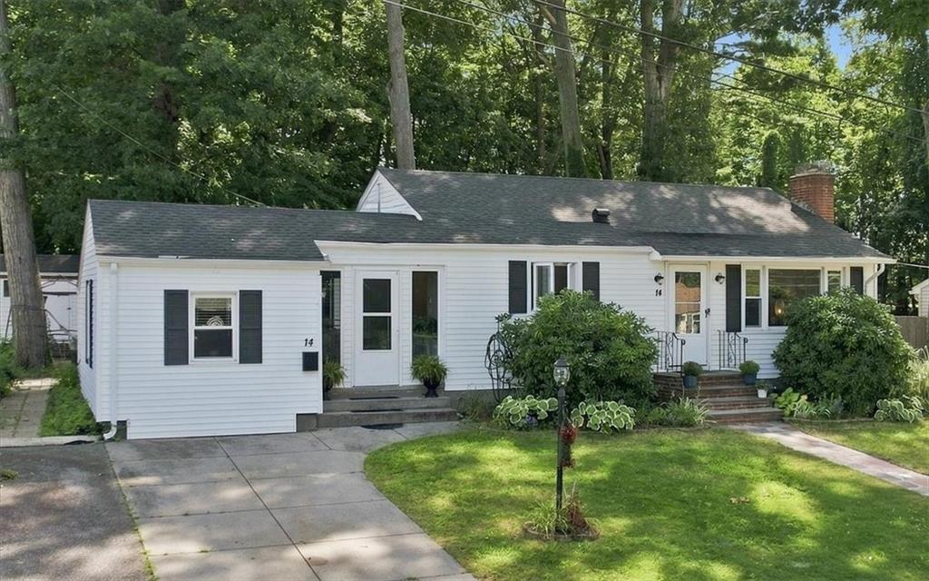 14 Woodhill Drive Property Photo 2