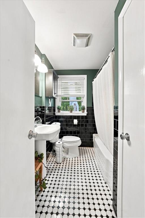 14 Woodhill Drive Property Photo 15