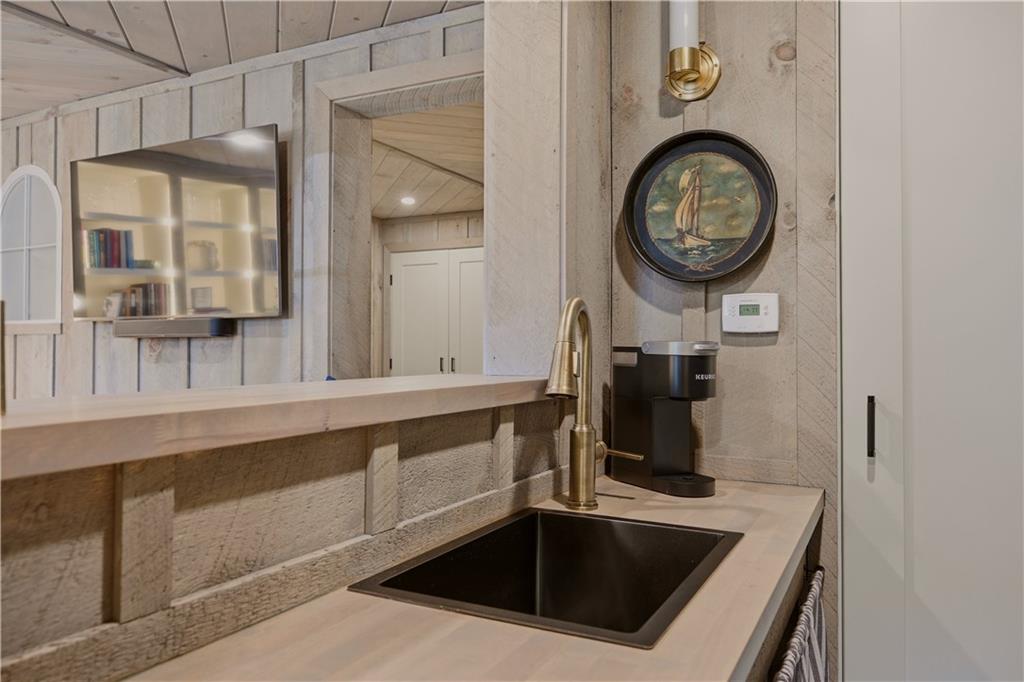 14 Barney Street Property Photo 26
