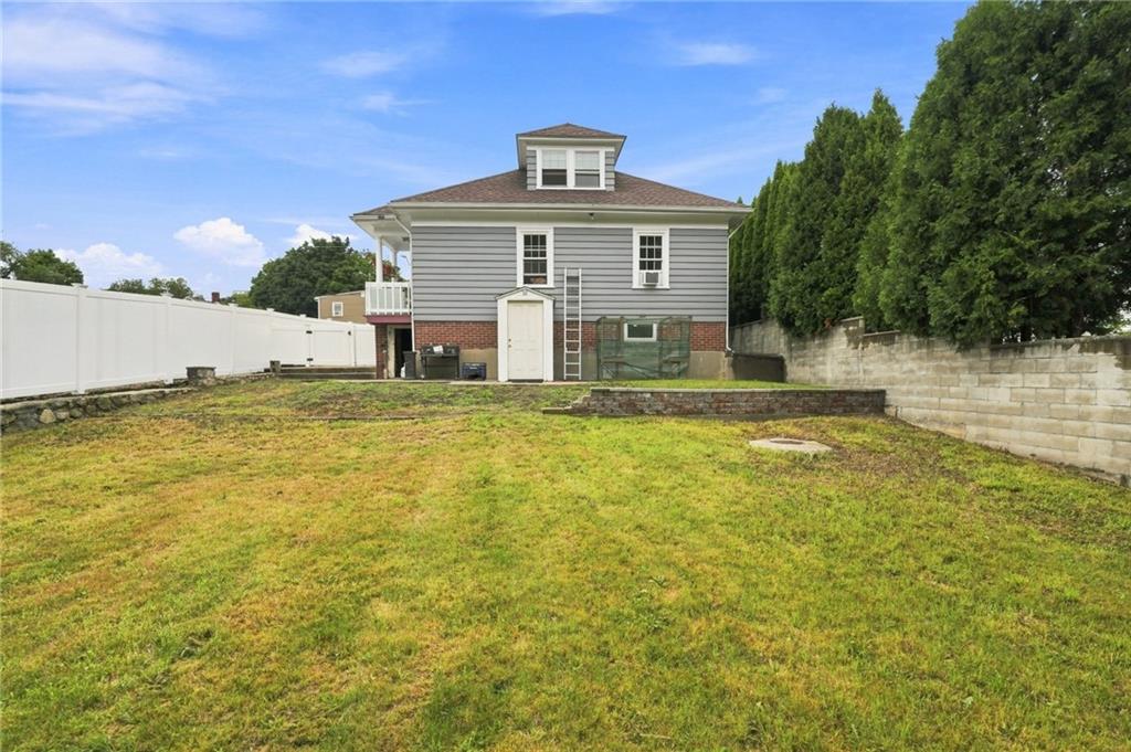 215 Simmonsville Avenue Property Photo 4