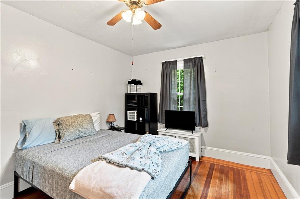 215 Simmonsville Avenue Property Photo 24
