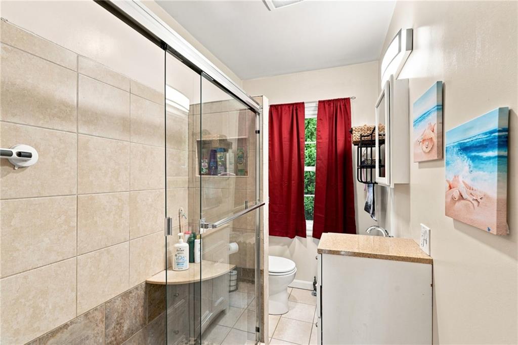 215 Simmonsville Avenue Property Photo 26