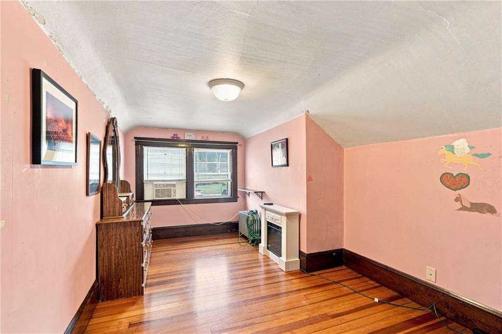 215 Simmonsville Avenue Property Photo 29