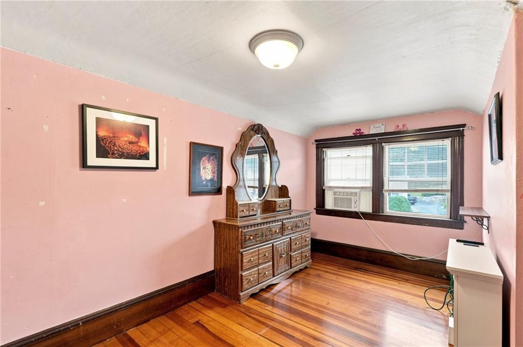 215 Simmonsville Avenue Property Photo 30