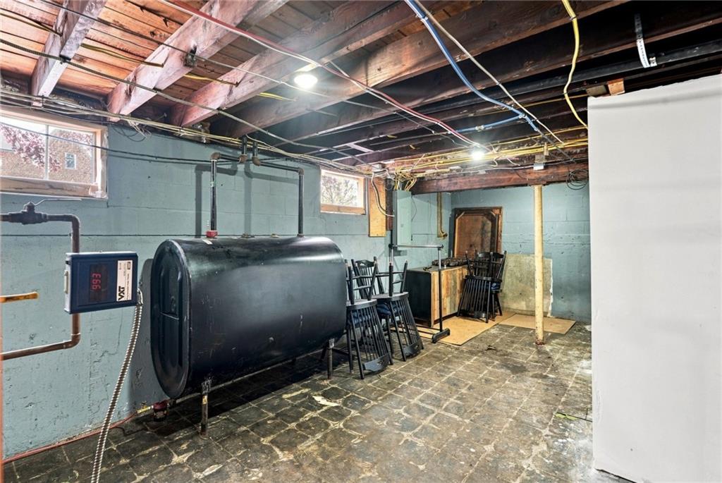 215 Simmonsville Avenue Property Photo 41