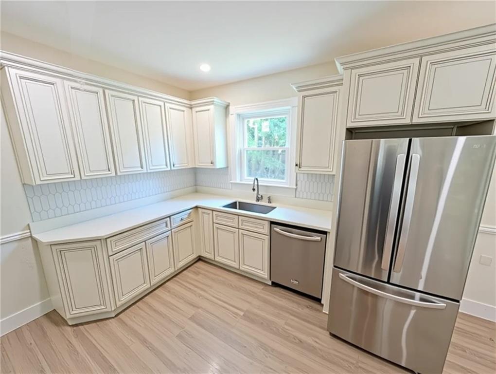 212 Roosevelt Street Property Photo 5