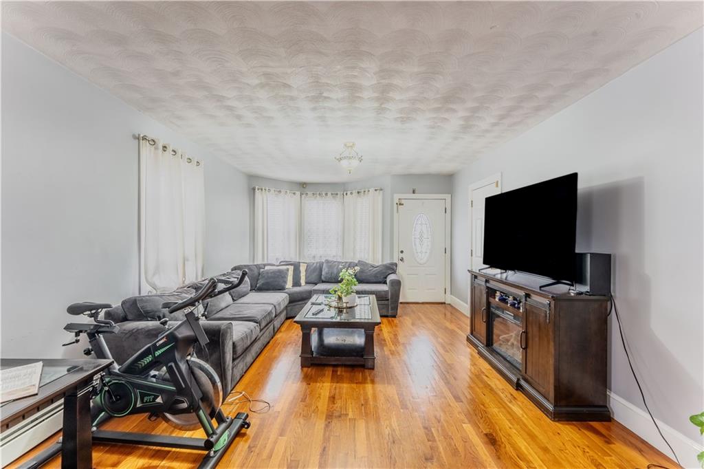 95 Laura Street Property Photo 4